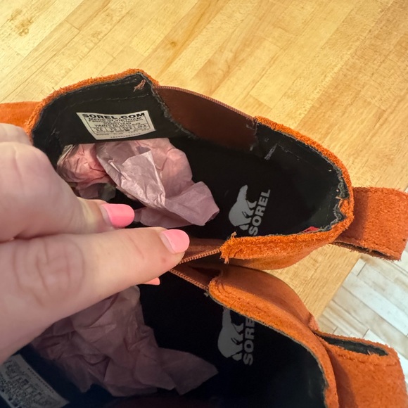 Women’s Size 9.5 Sorel Emelie Chelsea Suede Ankle Boots Waterproof Red/Orange - Picture 9 of 10